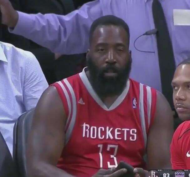 nba搞笑集锦，NBA最搞笑的视频