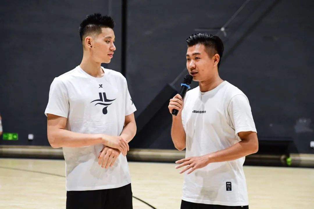 林书豪采访，林书豪采访说自己是美国人