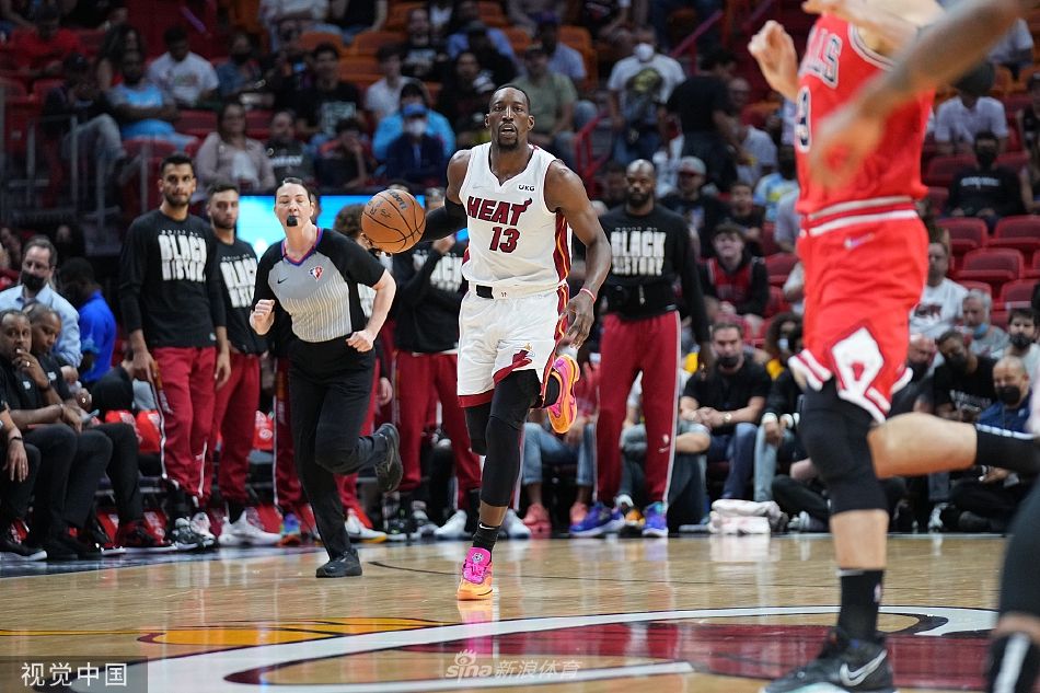 nba热火vs骑士，热火vs骑士冲进赛场的球迷