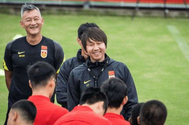 赛后李铁说看到差距，李铁谈失利球队表现很不好