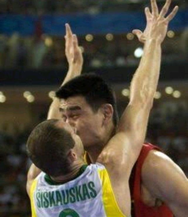 nba搞笑视频集锦，nba搞笑视频解说更搞笑