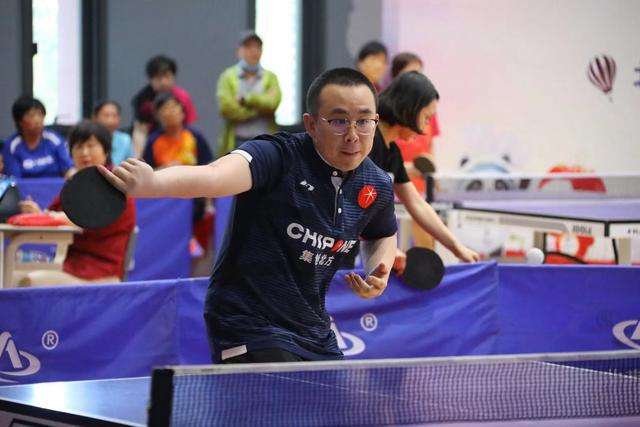 东奥乒乓球赛不许手触球台或吹球，东奥乒乓球赛不许手触球台或吹球p