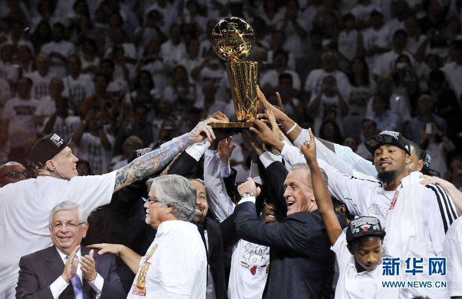 nba总冠军颁奖，nba总冠军颁奖仪式