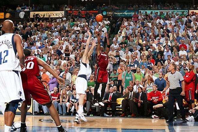 nba热火vs小牛，小牛对热火队总决赛第一场