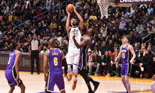 nba湖人vs尼克斯，nba湖人vs尼克斯免费观看