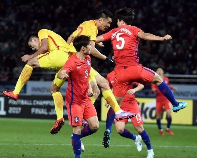 足球中国vs韩国，中国足球和韩国足球比赛