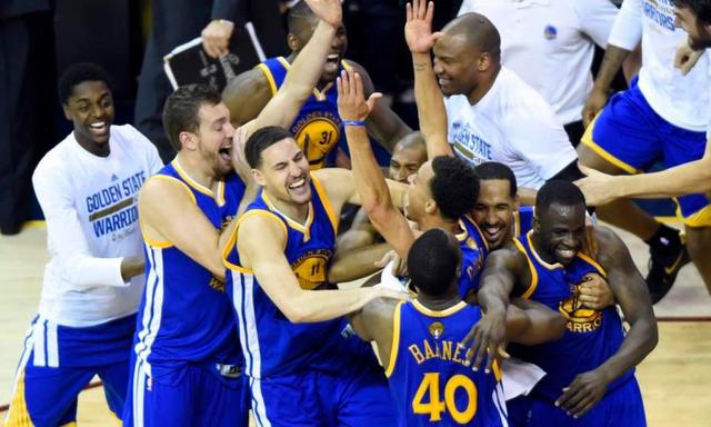 勇士vs雄鹿，NBA常规赛勇士vs雄鹿