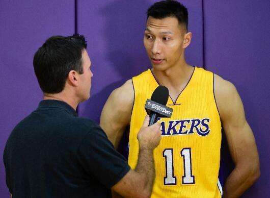 易建联nba首秀，易建联那年进nba