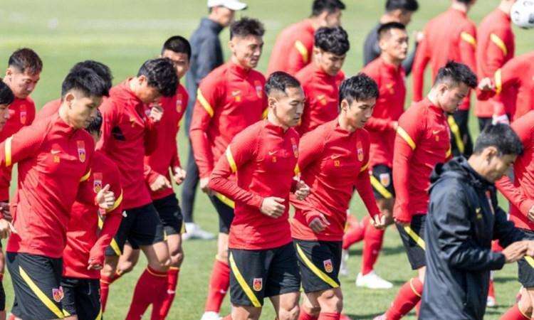 国足vs法国，中国足球队vs法国足球队
