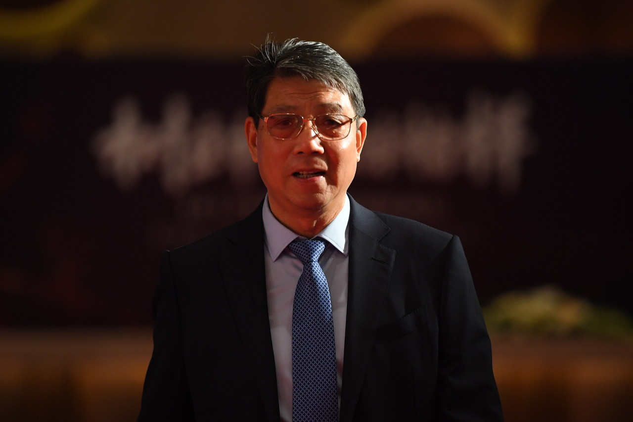徐根宝:基地每名主力每年开支近20万,但学费标准一直未变