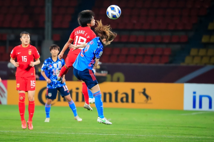 日本女足中场:亚洲杯失利因求胜欲不够,中国女足抓机会很强