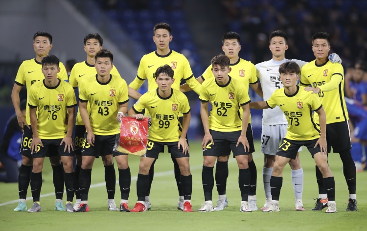 粤媒：新赛季广州队一线队平均21.12岁，刷新中超最年轻球队纪录