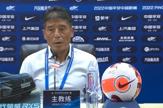 李章洙:球员尽了最大努力,争议角球致丢球没什么可说的