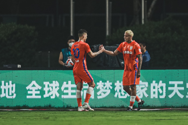 记者:如果泰山队8月21日的主场比赛成行,暂定政策是不对外开放
