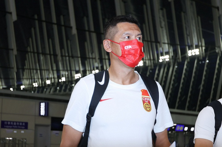 北青评国少9-0大胜:勤于赛前做功课,杨晨执教初次小考高分过关