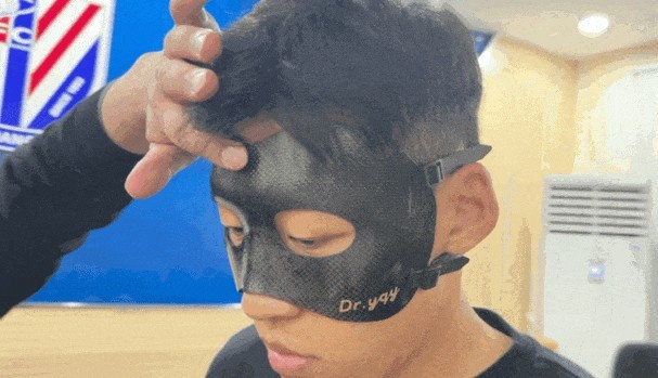 记者：朱辰杰已戴上定制面具兼顾轻盈坚固有助于更快康复