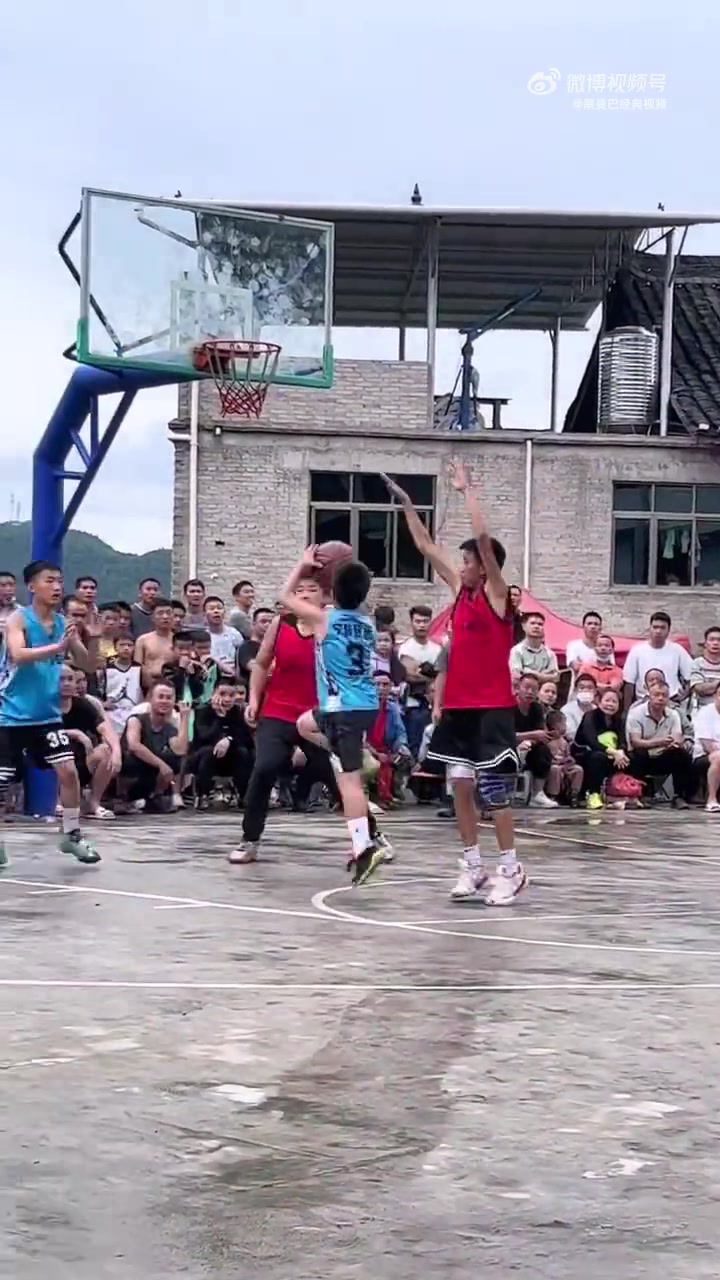民间篮球害得是看贵州！人家小孩子打球都这个水平了