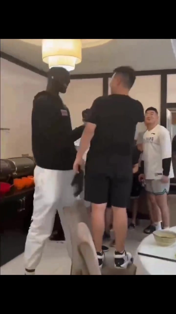 感受一下NBA和CBA第一高度