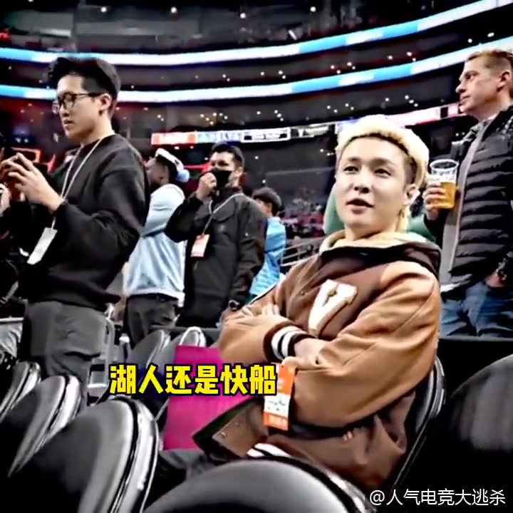 小卡粉丝集合了！艺人张艺兴自称是莱昂纳德球迷