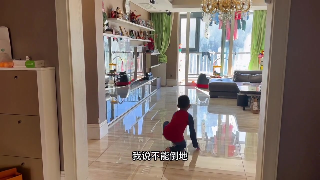 不懂就问：小朋友这两球什么水平？