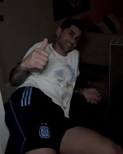 每天看一遍世界杯决赛！罗梅罗晒新文身：大力神杯+三星阿根廷