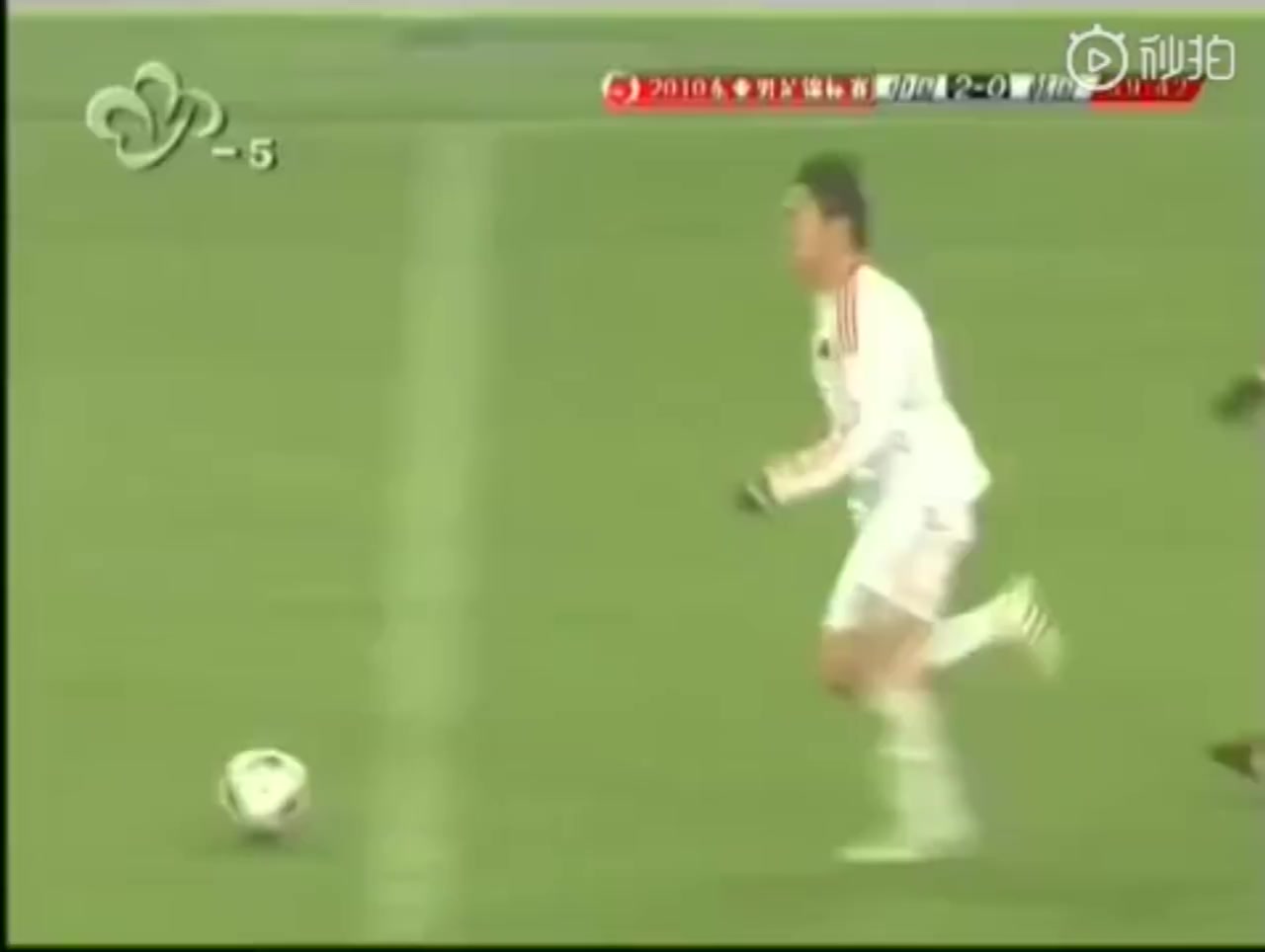 13年前的今天：邓卓翔经典1v3破门 国足3-0韩国破32年恐韩魔咒