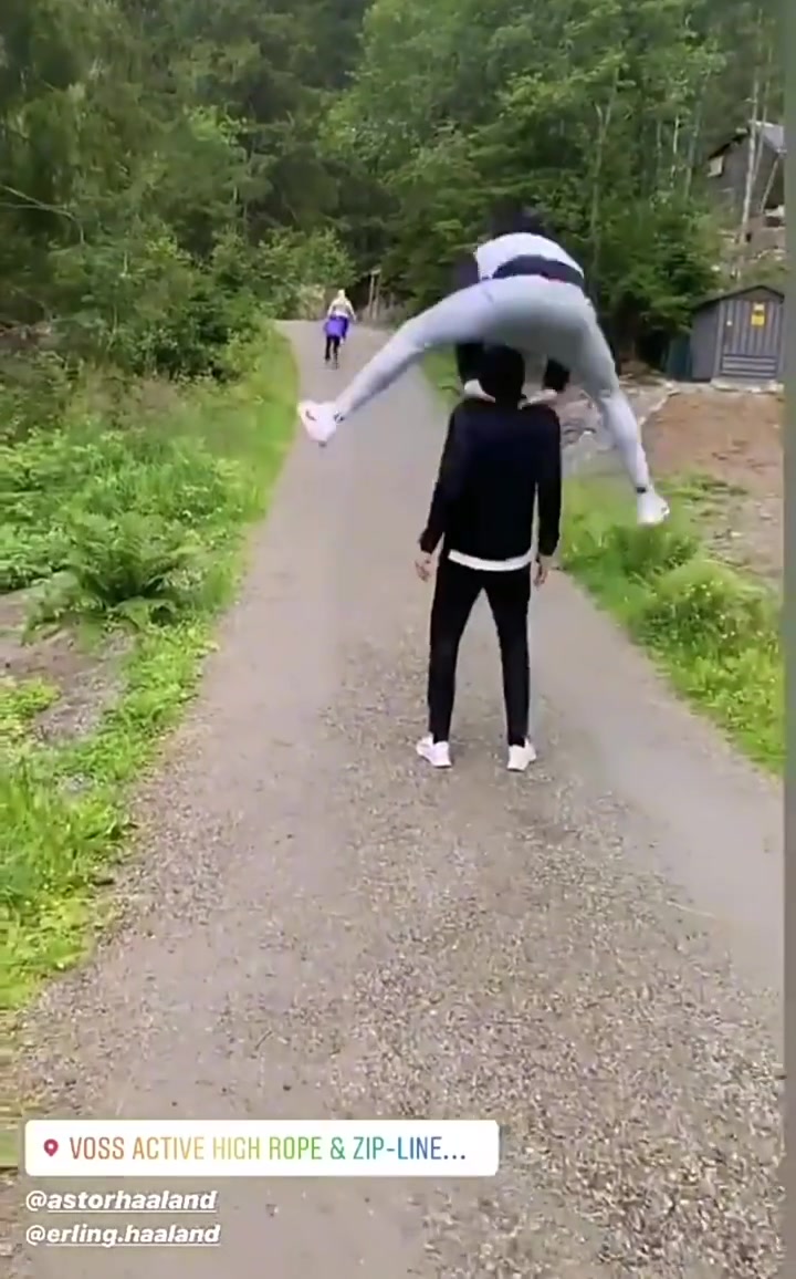 轻松！感受一下哈兰德逆天的弹跳