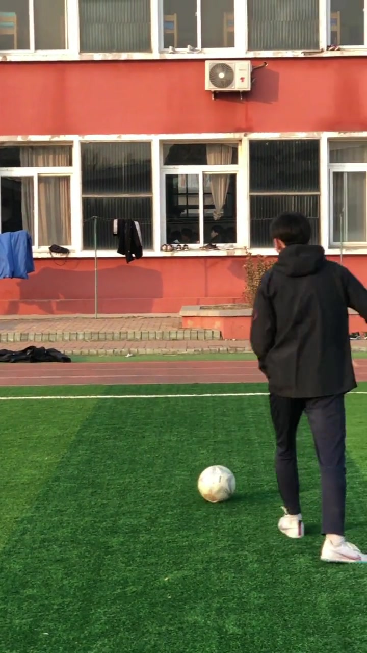 这个双脚踩球什么水平
