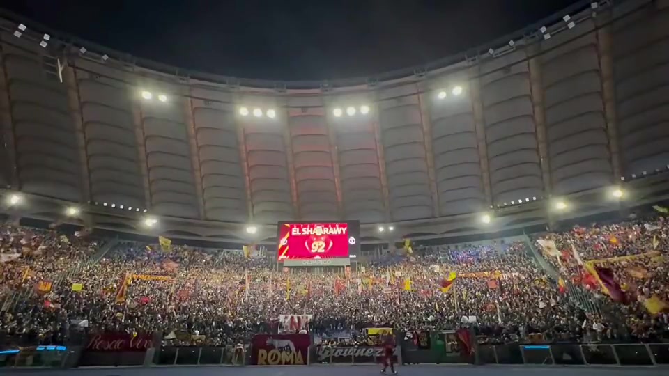 震撼！罗马全场球迷高喊“穆里尼奥”名字