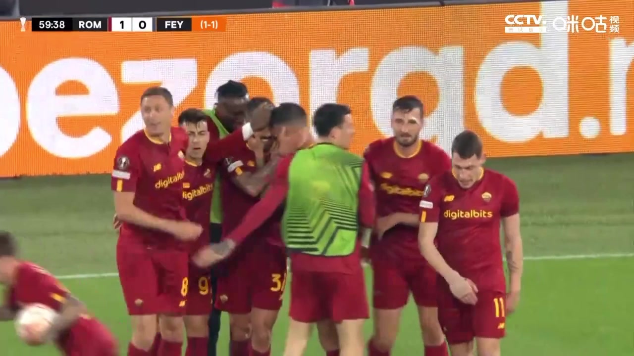 斯皮纳佐拉禁区乱战破门 罗马总比分1-1扳平！