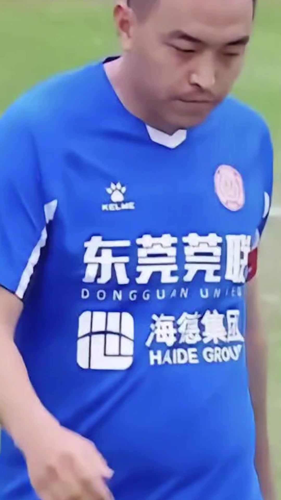 不敌岁月！征战中甲的冯潇霆身材发福