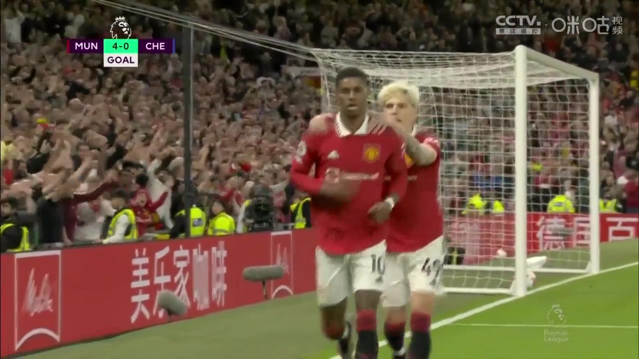 曼联4-0领先切尔西！福法纳失误送礼拉什福德笑纳单刀！