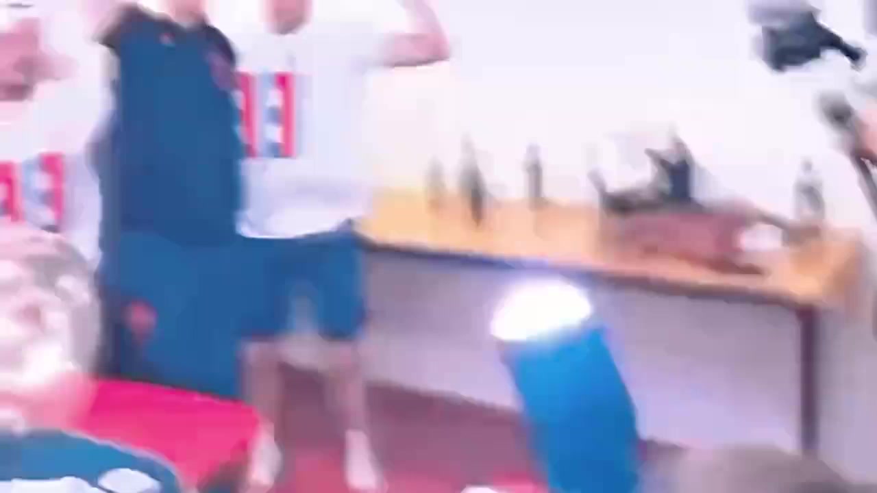 拜仁球员疑似更衣室唱多特球迷歌曲嘲讽