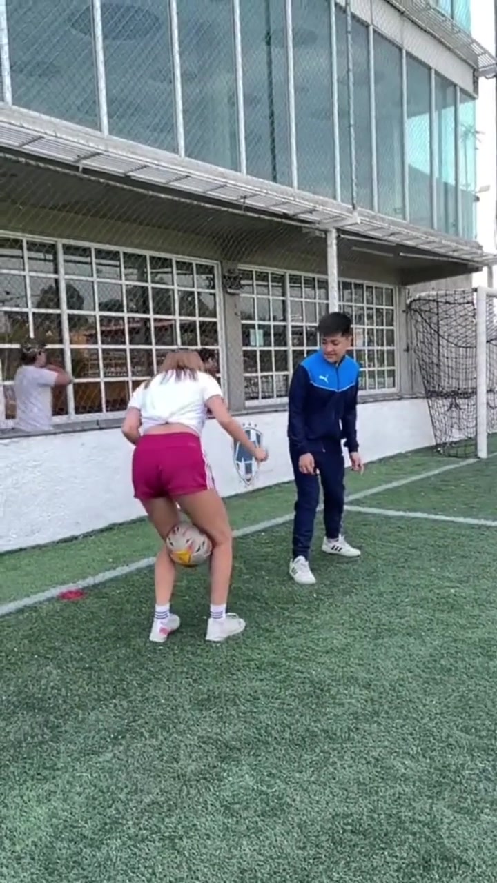 小姐姐的花式过人怎么防？