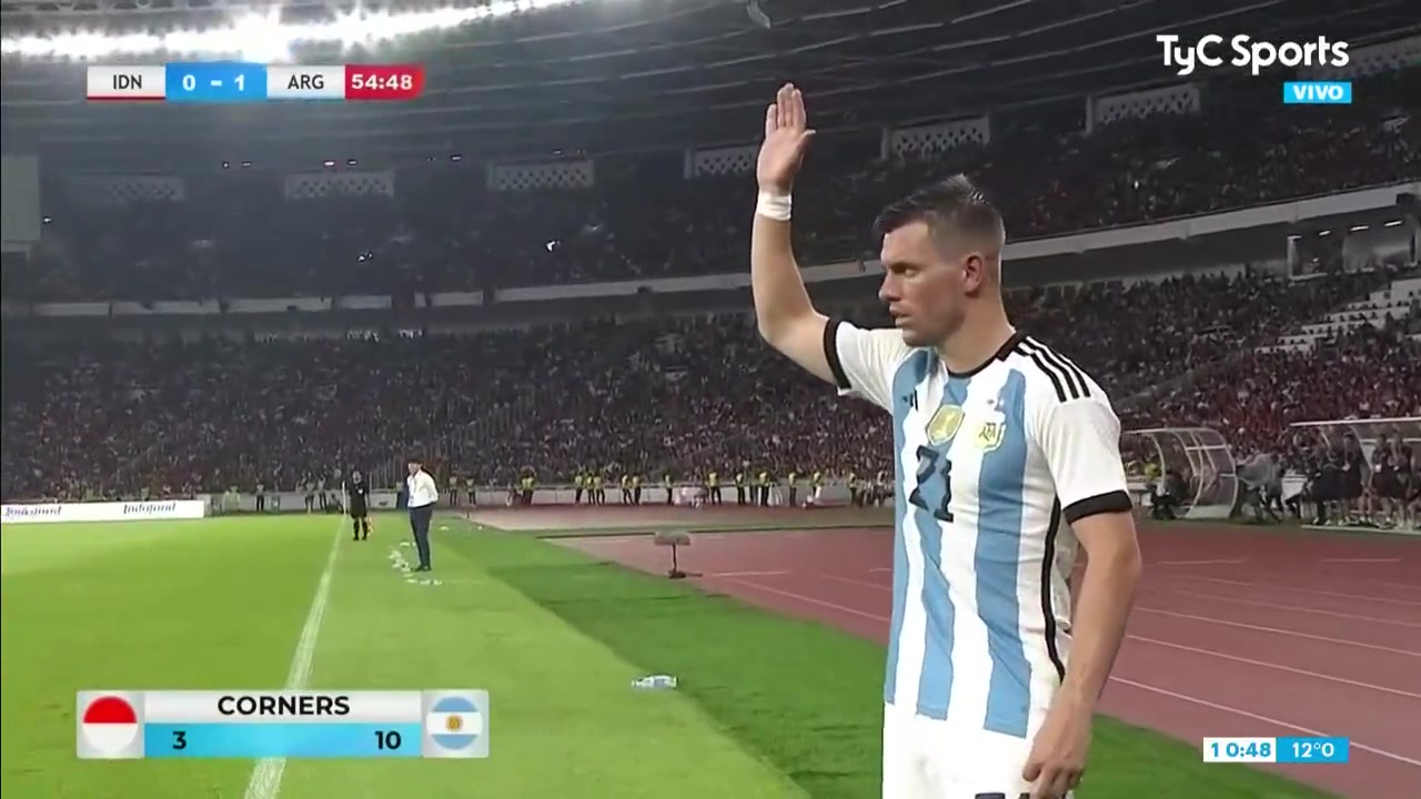 狮子甩头！罗梅罗头球破门，阿根廷2-0领先印尼