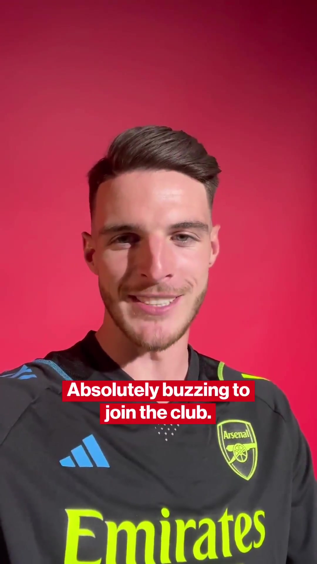 赖斯向枪迷发来视频问候：等不及要在你们面前踢球了 COYG！