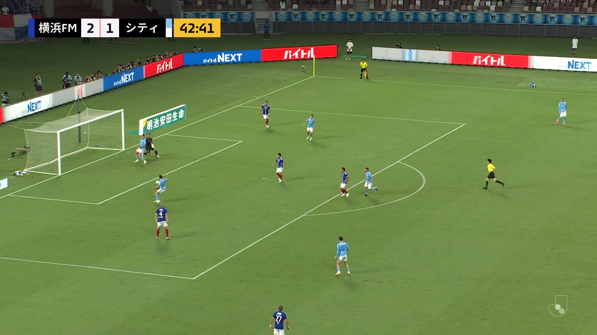 曼城2-2扳平比分！横滨门将送大礼，阿尔瓦雷斯破门