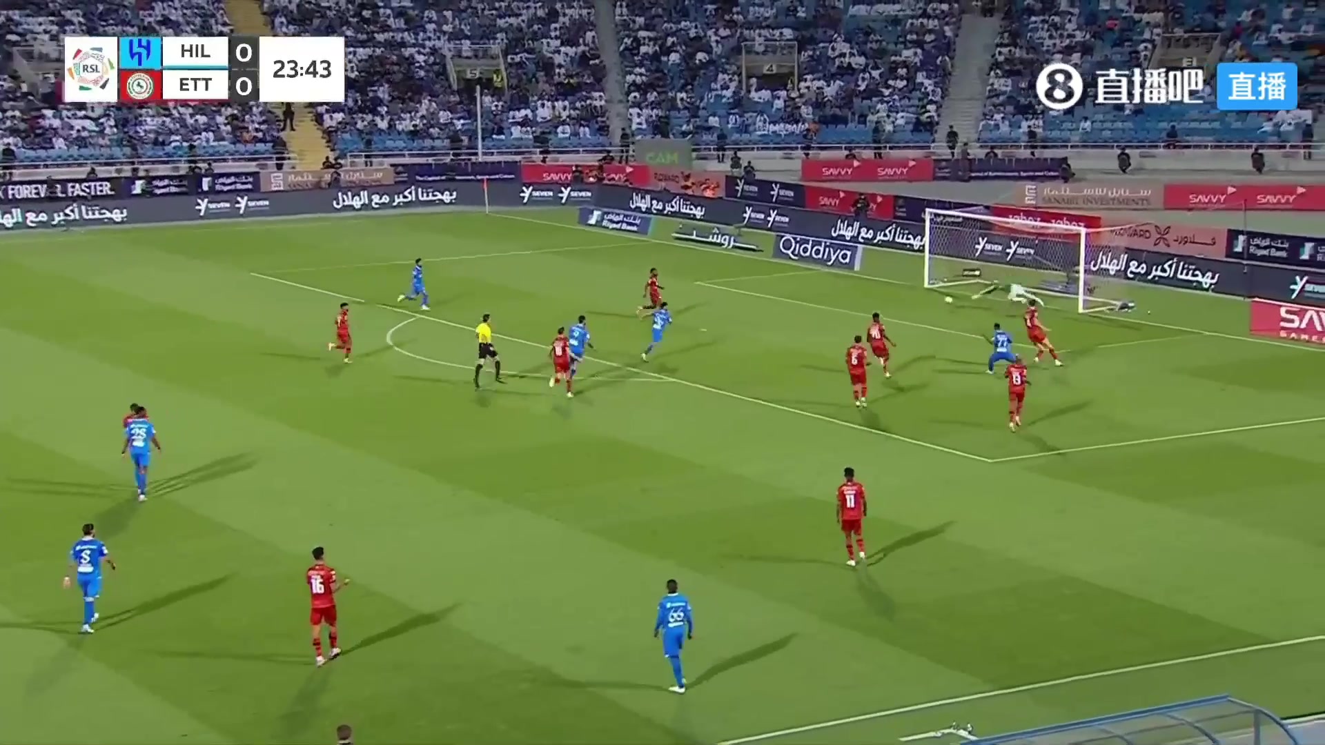 利雅得新月1-0领先！马尔科姆不停球凌空抽射破门