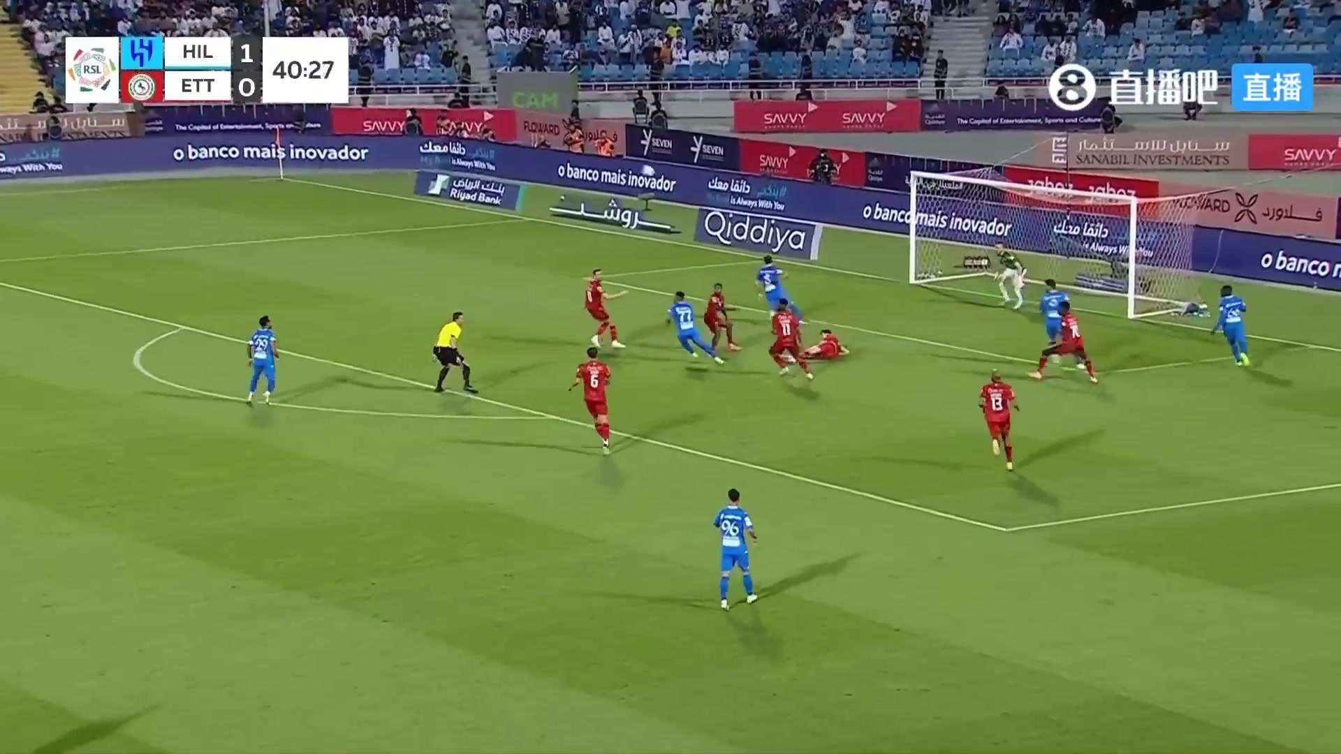 利雅得新月2-0领先！多萨里凌空斩破门再下一城