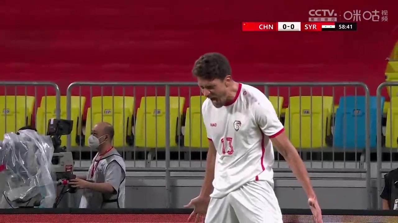 一周10佳球-国足惨遭爆射&少年连过7人破门