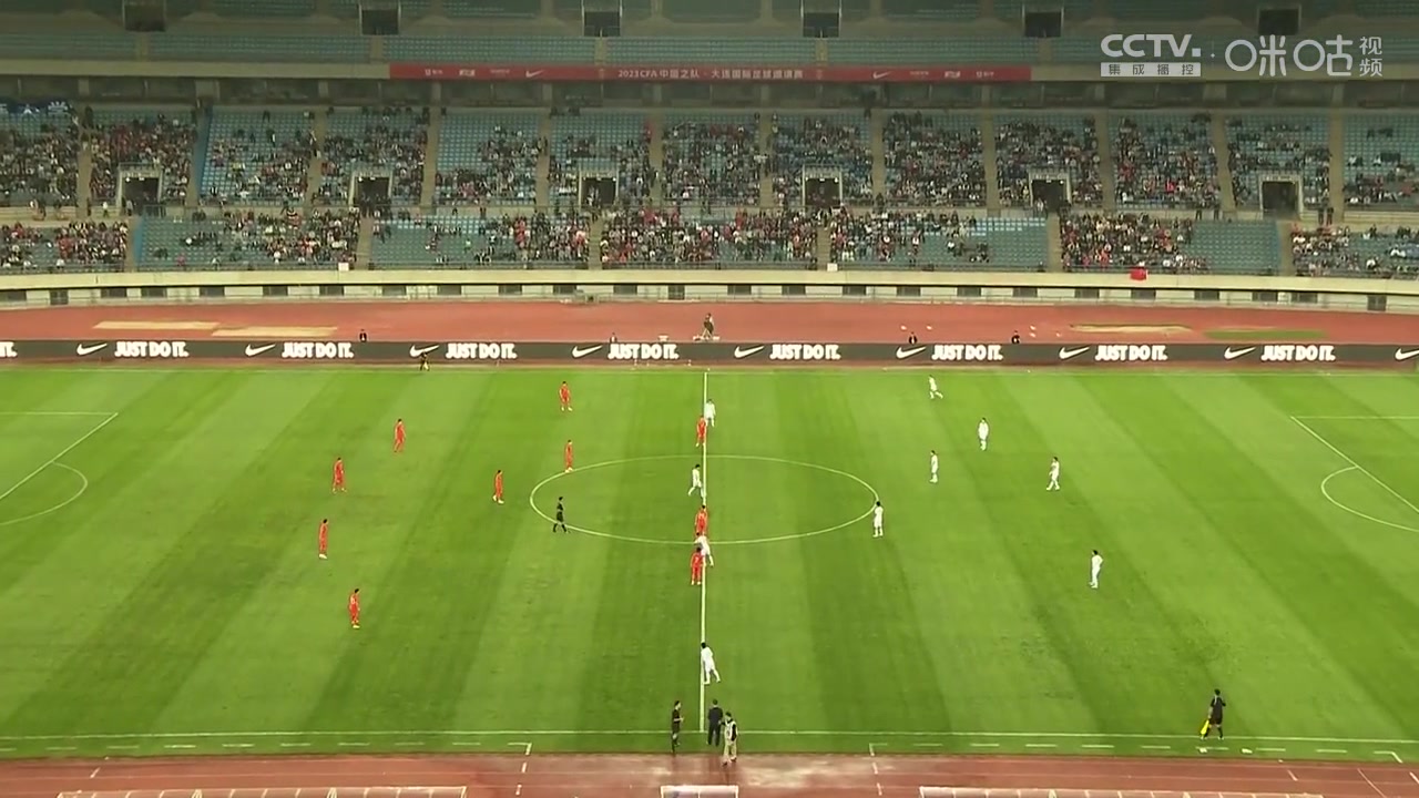 [集锦]友谊赛-王秋明凌空斩&武磊补时建功 国足2-0越南