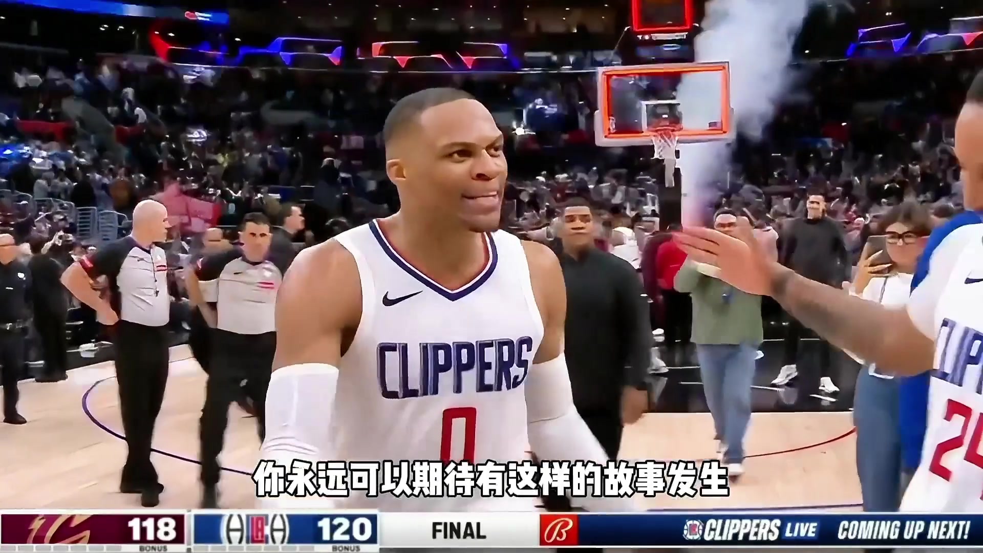 解说员激情收尾：凌晨的快船 你永远可以期待有这样的故事发生！之前他们也曾20+逆转勇士和篮网~