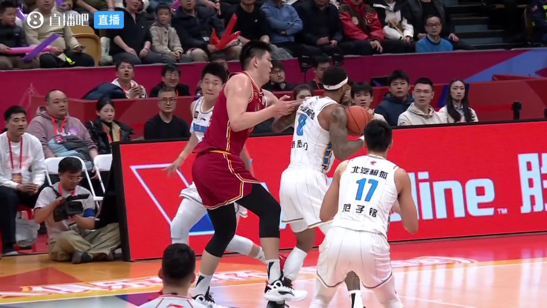 还是NBA筐好扣