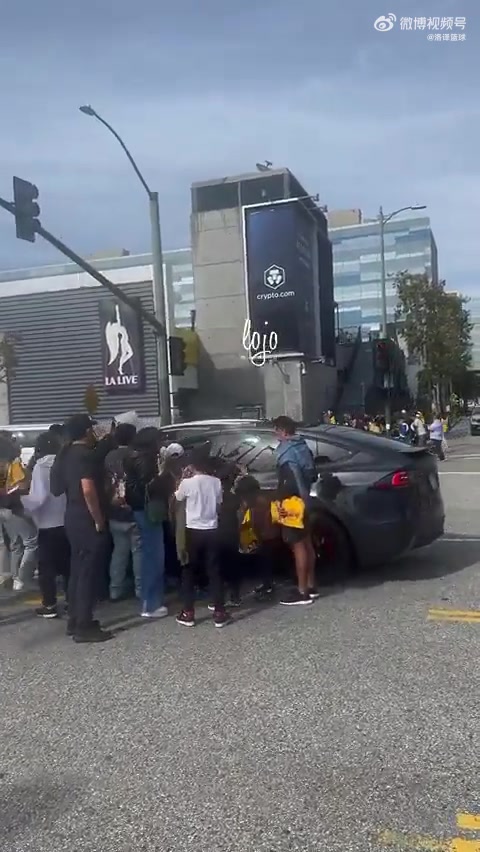 成洛杉矶网红了
