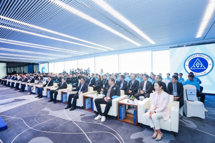 鹏城万里荣耀启航深圳新鹏城足球俱乐部举行2025赛季出征仪式